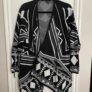 torrid Black and White Geometric Open-Front Cardigan
